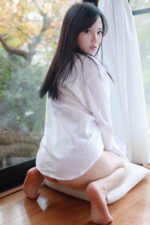 饭桌上故意张开腿让公在线看_720高清在线观看
